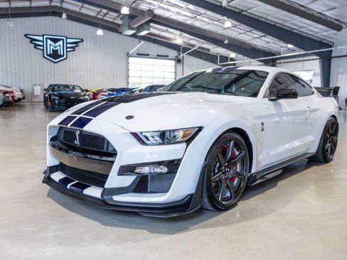 Used 2021 Ford Mustang Shelby GT500 w/ Carbon Fiber Track Pack image 15