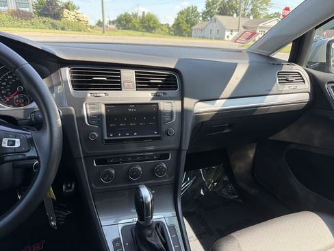 Used 2017 Volkswagen Golf Alltrack AWD/4WD image 22