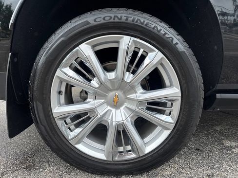 Used 2023 Chevrolet Suburban High Country w/ LPO, Illumination Package AWD/4WD image 10