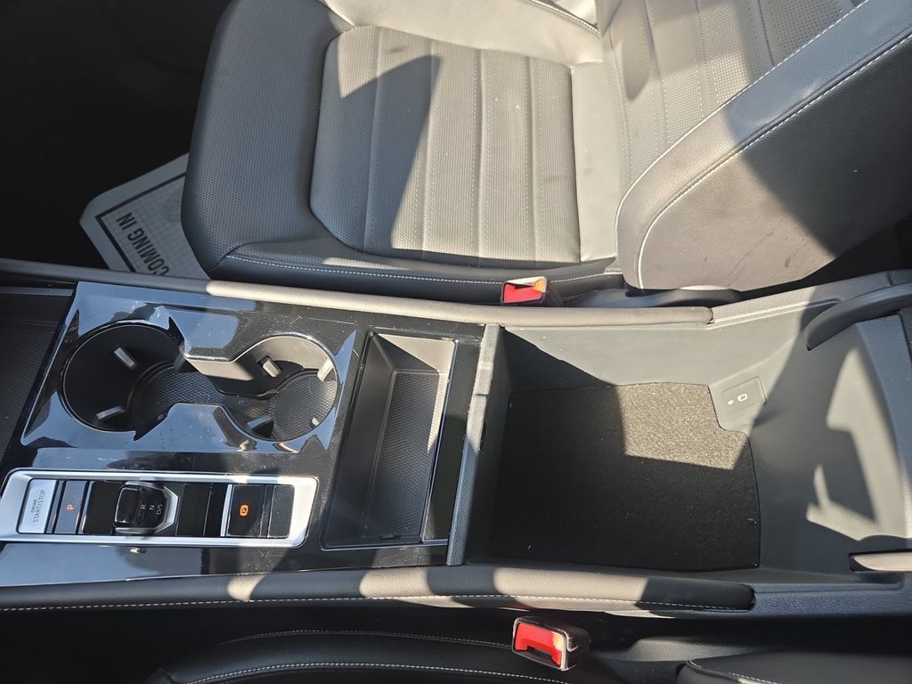 Used 2025 Volkswagen Atlas SEL AWD/4WD image 29