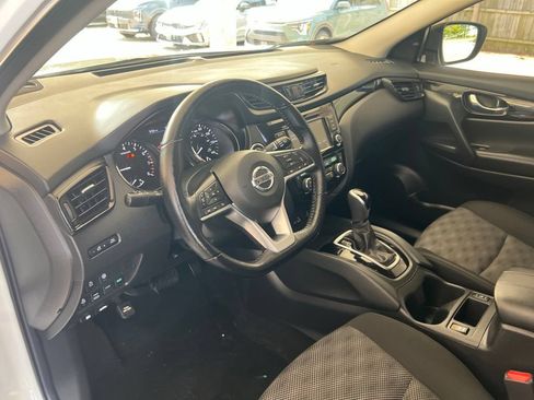 Used 2022 Nissan Rogue Sport SV AWD/4WD image 6