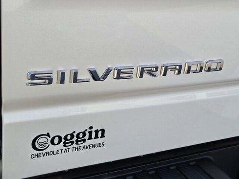 Used 2021 Chevrolet Silverado 1500 High Country w/ Technology Package image 27