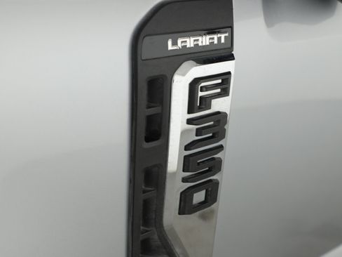 Certified 2024 Ford F350 Lariat w/ Lariat Ultimate Package image 4