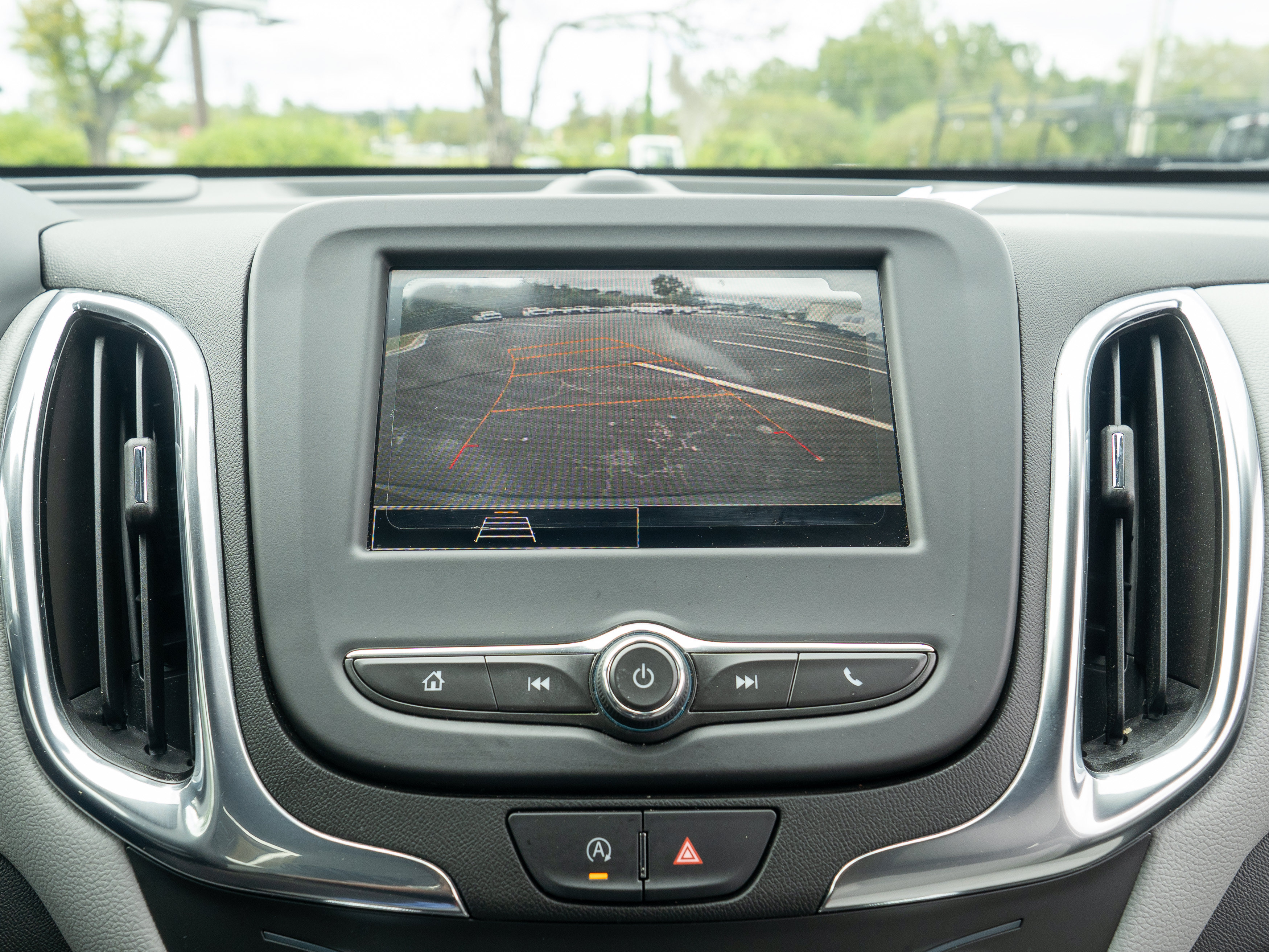 Used 2022 Chevrolet Equinox LS w/ LS Convenience Package FWD image 29