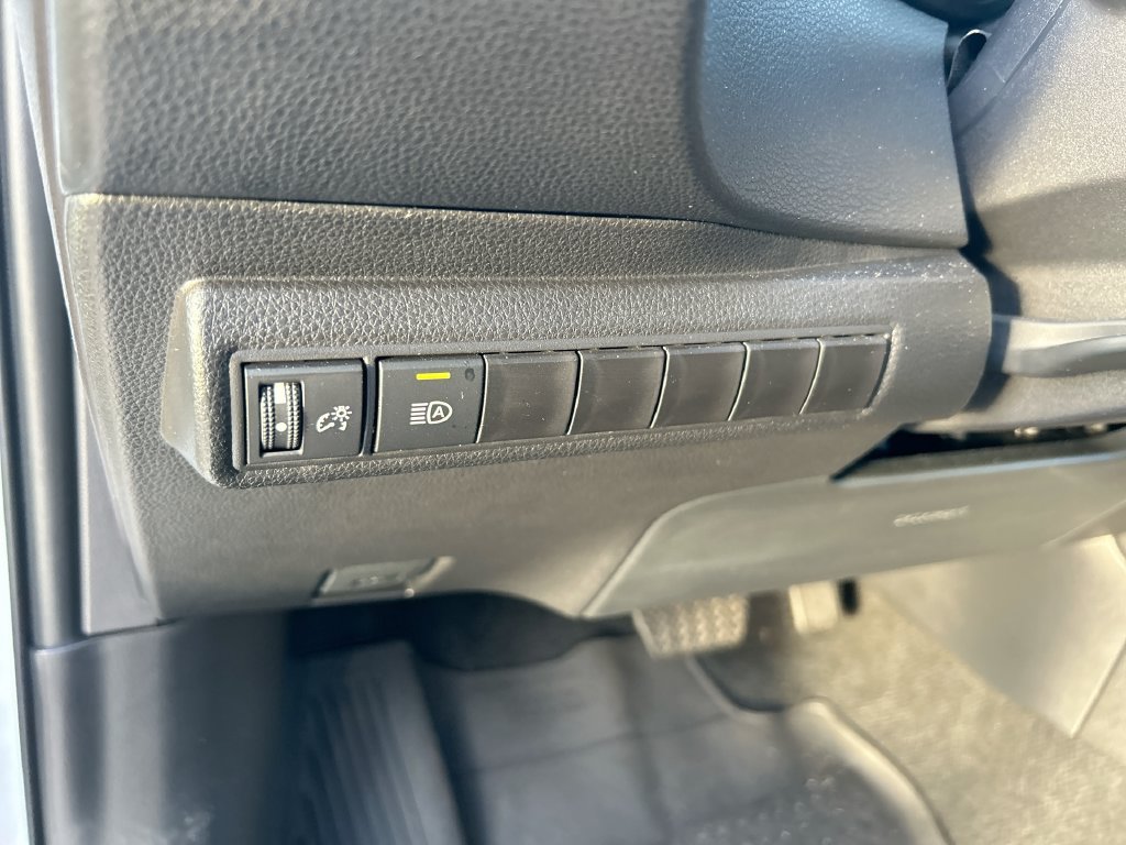 Used 2026 Toyota Corolla LE FWD image 13