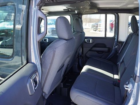 Certified 2025 Jeep Wrangler Unlimited Sahara w/ Safety Group image 17