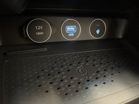 Used 2023 Genesis G70 3.3T w/ Sport Prestige Package image 10