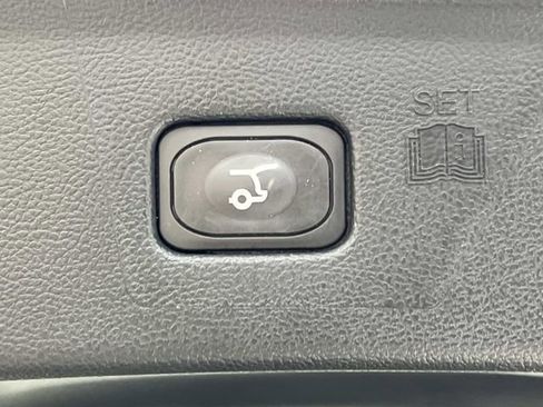 Certified 2022 Ford Edge Titanium w/ Class II Trailer Tow Package image 13