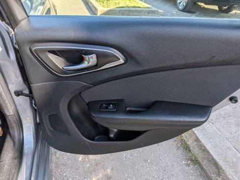 Used 2016 Chrysler 200 Limited w/ Anniversary Edition image 27