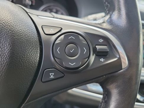 Used 2019 Buick Enclave Premium w/ Experience Buick Package FWD image 20