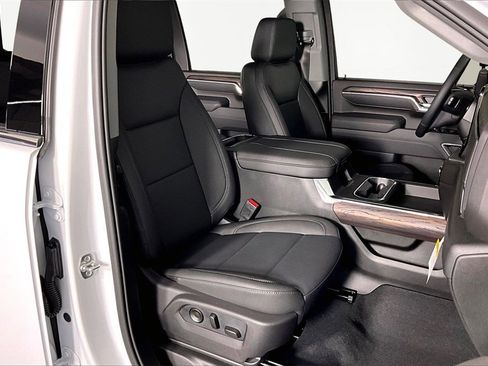 New 2026 GMC Sierra 3500 SLT w/ SLT Premium Package image 12