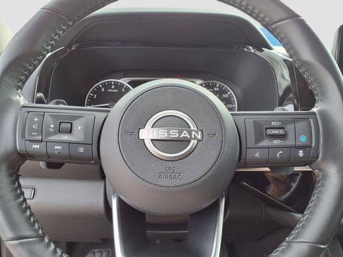 Used 2024 Nissan Pathfinder SV image 19