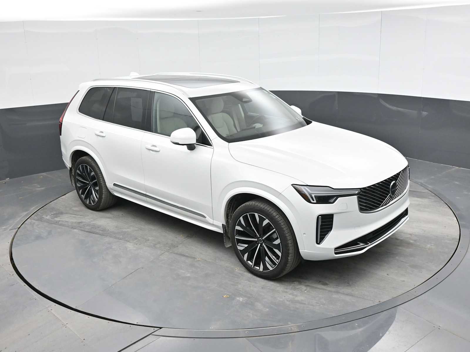 Used 2026 Volvo XC90 B6 Ultra w/ Protection Package AWD/4WD image 18