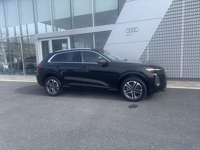 Used 2025 Audi Q5 Premium w/ 19" Wheel Package AWD/4WD image 2