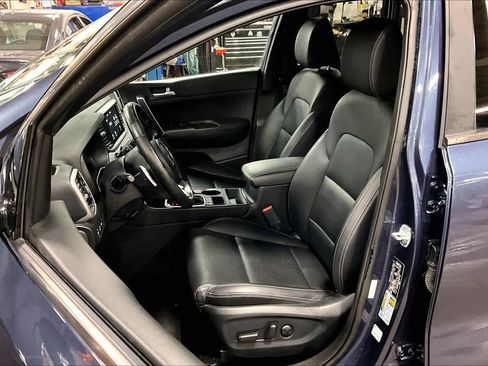 Used 2022 Kia Sportage Nightfall Edition image 9