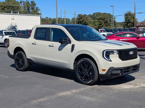 New 2025 Ford Maverick Lariat w/ Black Appearance Package image 2