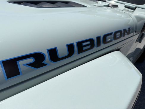 Used 2024 Jeep Wrangler Unlimited Rubicon 4xe AWD/4WD image 8