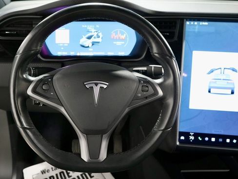 Used 2018 Tesla Model X 75D image 17