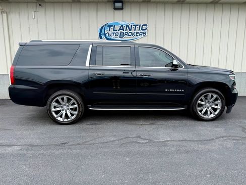 Used 2020 Chevrolet Suburban Premier AWD/4WD image 3