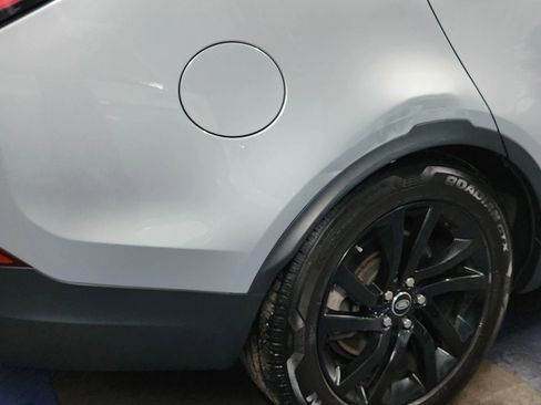 Used 2018 Land Rover Discovery HSE image 68