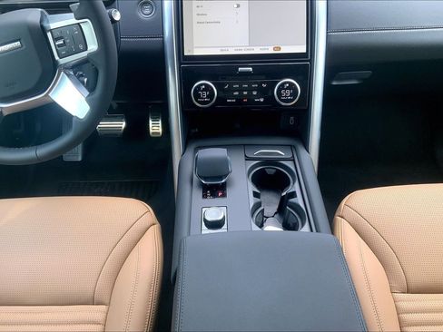 New 2026 Land Rover Discovery Limited Edition AWD/4WD image 7