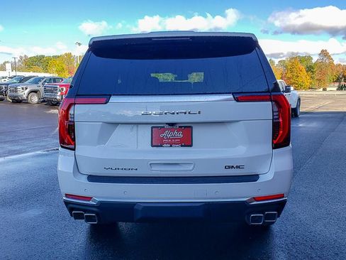 New 2026 GMC Yukon Denali w/ LPO, Floor Liner Package image 4