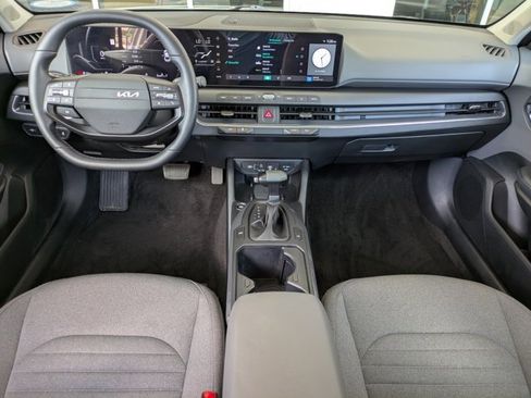 Used 2025 Kia K4 EX image 12