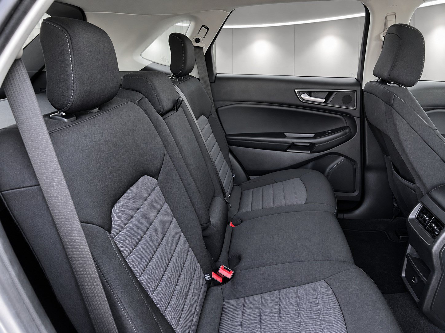 Used 2021 Ford Edge SE w/ Cargo Accessory Package AWD/4WD image 22
