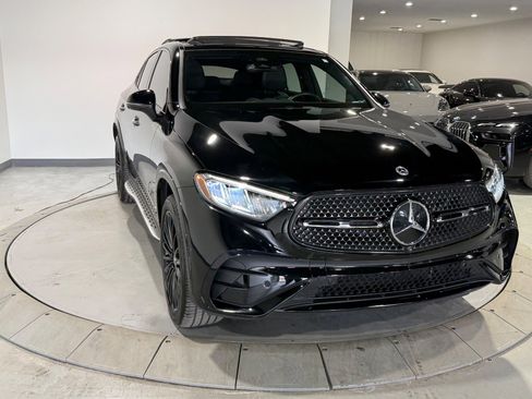 Used 2024 Mercedes-Benz GLC 300 4MATIC w/ AMG Line image 7