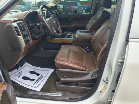 Used 2018 Chevrolet Silverado 1500 High Country AWD/4WD image 18