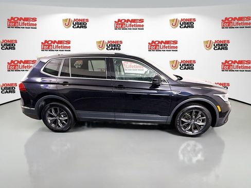 Used 2023 Volkswagen Tiguan SE FWD image 16