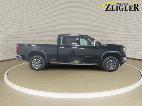 New 2025 GMC Sierra 2500 SLT w/ SLT Premium Package image 4