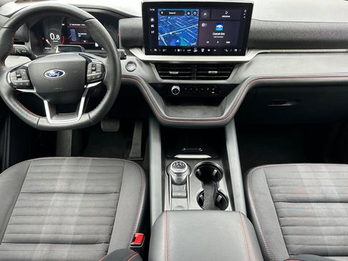 Used 2025 Ford Explorer ST-Line w/ ST-Line Street Pack image 15