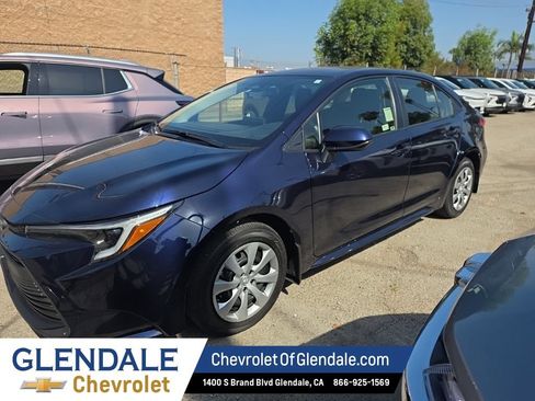 Used 2024 Toyota Corolla LE FWD image 2
