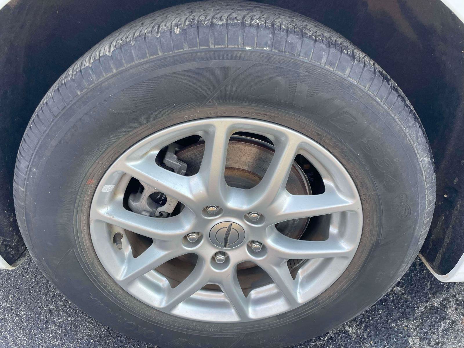 Used 2022 Chrysler Voyager LX FWD image 10