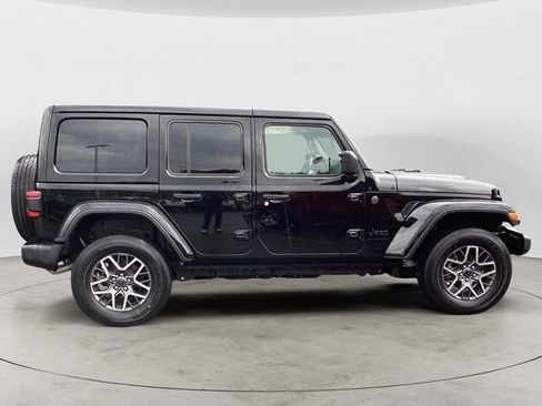 Certified 2025 Jeep Wrangler Unlimited Sahara AWD/4WD image 6