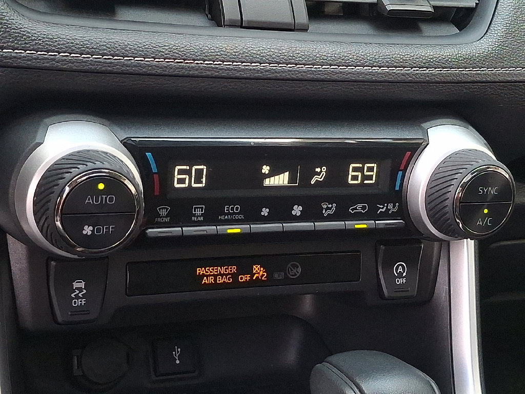Used 2020 Toyota RAV4 XLE w/ Convenience Package AWD/4WD image 21