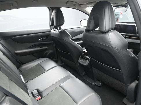 Used 2023 Nissan Ariya AWD image 33