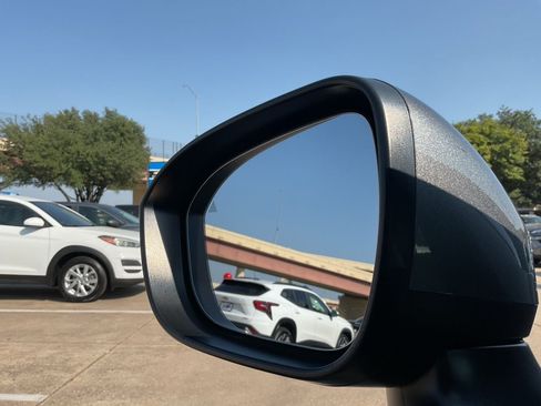 Used 2023 Nissan Rogue SV FWD image 18