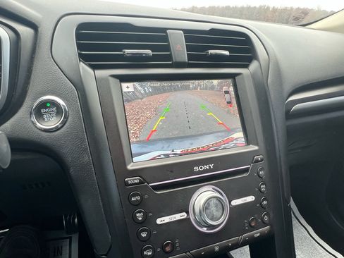 Used 2018 Ford Fusion Titanium image 10