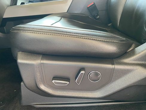 Used 2018 Ford F250 Lariat w/ Chrome Package AWD/4WD image 17