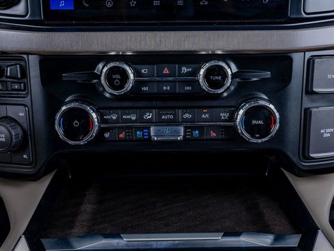 Used 2026 Ford F450 Platinum AWD/4WD image 28