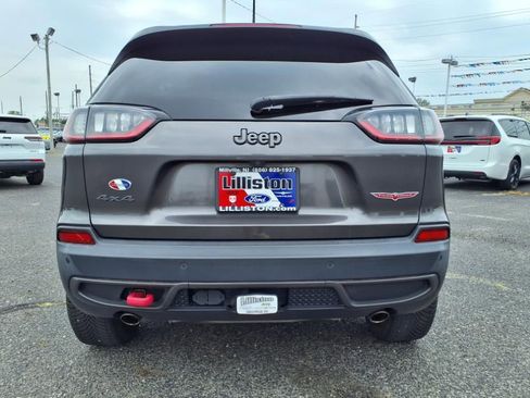 Used 2019 Jeep Cherokee Trailhawk image 5