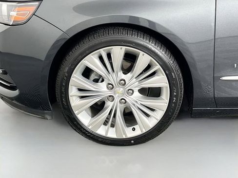 Used 2018 Chevrolet Impala Premier w/ Premier Confidence Package image 11