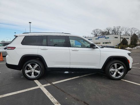 Used 2022 Jeep Grand Cherokee L Limited image 7