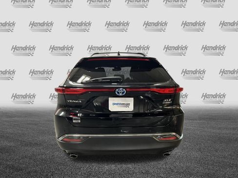 Used 2022 Toyota Venza XLE AWD/4WD image 9