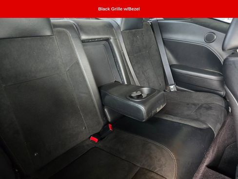 Used 2016 Dodge Challenger R/T Scat Pack w/ Leather Interior Group image 18
