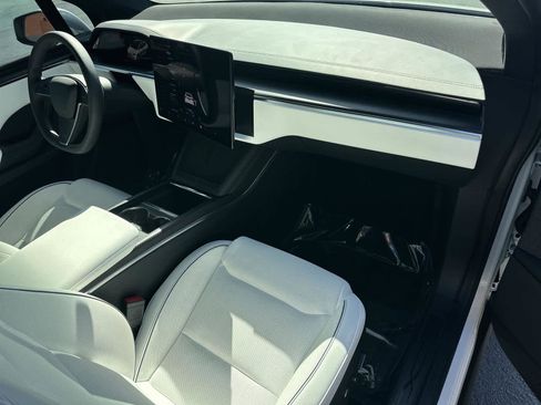 Used 2025 Tesla Model X Plaid image 12
