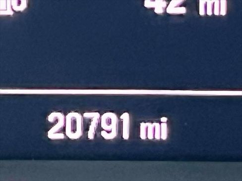 Used 2023 Chevrolet Traverse LS image 26