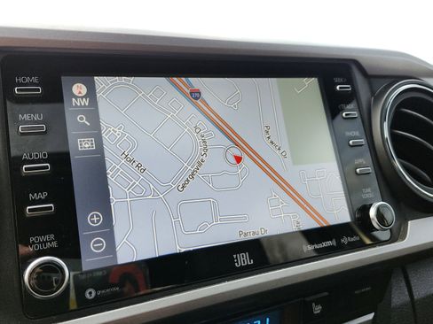 Used 2020 Toyota Tacoma Limited image 7